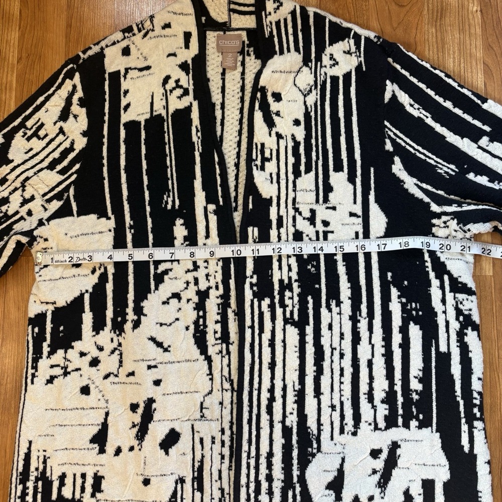 Chico's Black White Patterned Knit Cardigan Open Front Size 2 Large Cozy Winter - Picture 4 of 7